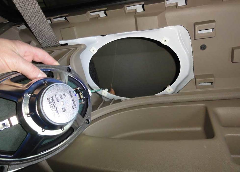 VW Routan rear side speakers