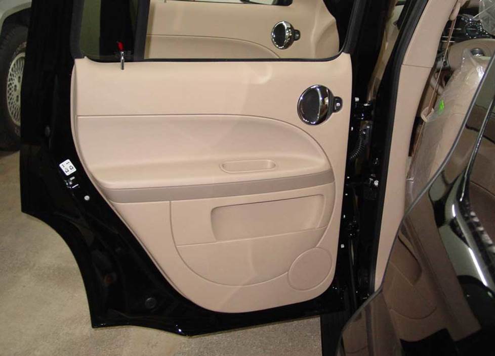 The HHR wagon's rear door