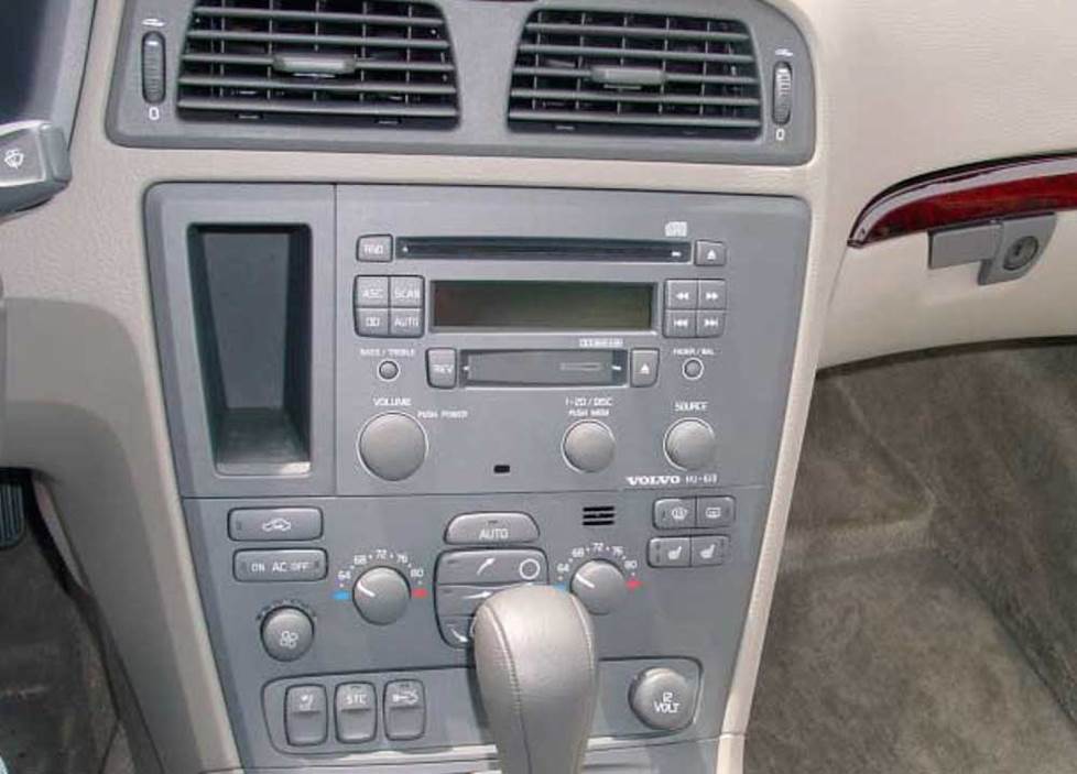 Volvo V70 radio 2001