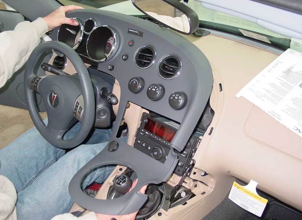 Removing the dash trim