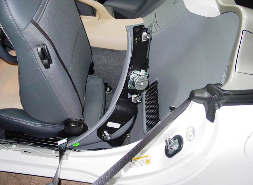 pontiac solstice rear side speaker