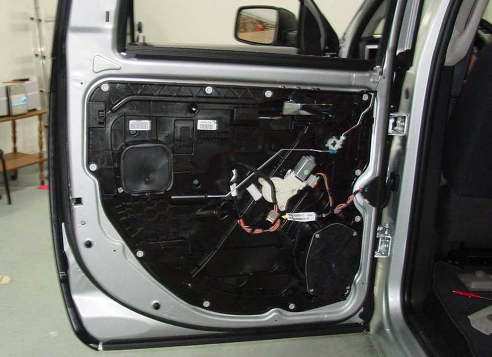 dodge ram crew cab rear door speaker