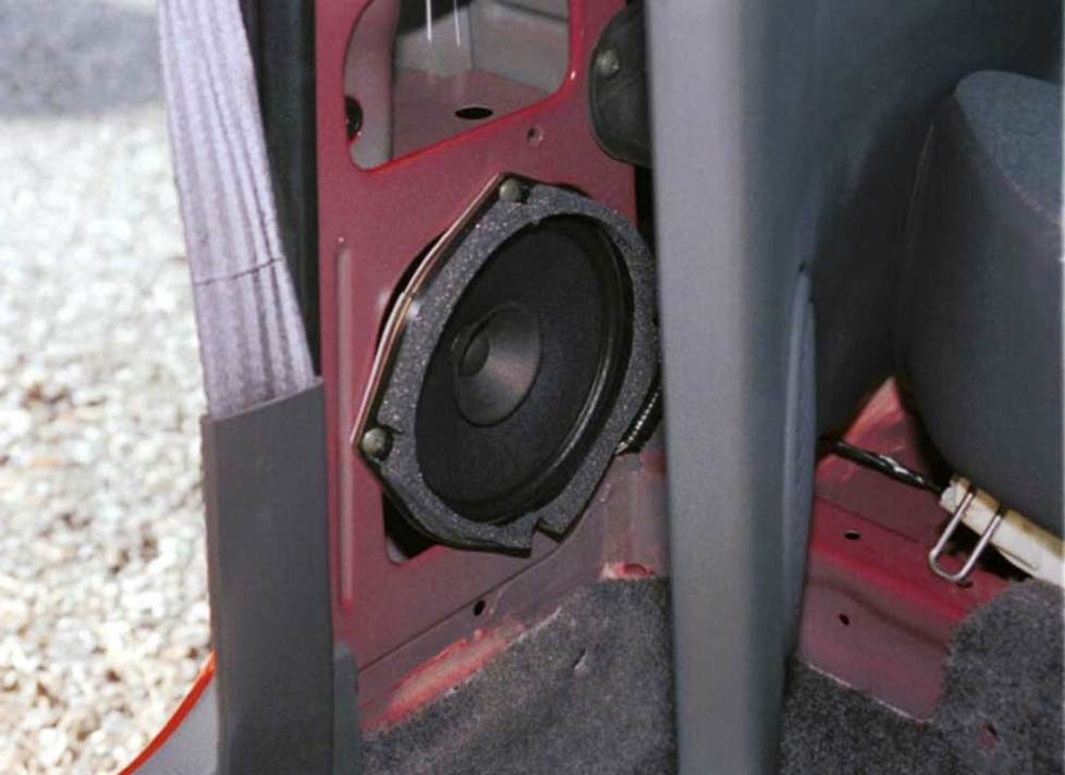 chevy geo metro rear side speakers