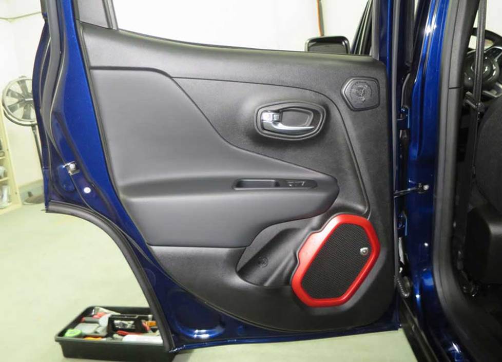 jeep renegade rear door speaker beats