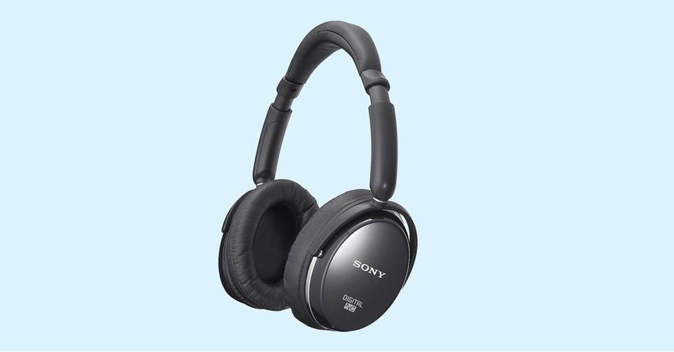 Sony MDR-NC500D digital noise-canceling headphones