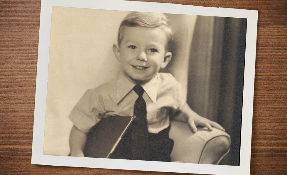 Black and white photo of Bill Crutchfield as a child in 1945