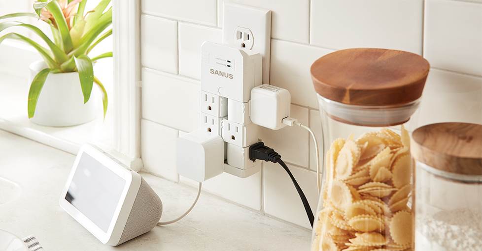 Sanus SA-OWSP60 on-wall surge protector