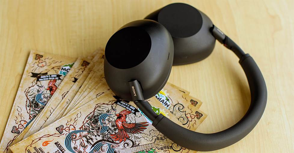 sony WH-1000xm6 wireless headphones