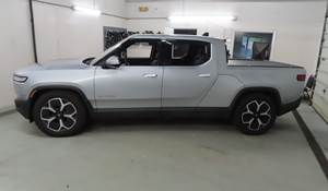 2025 Rivian R1T Exterior