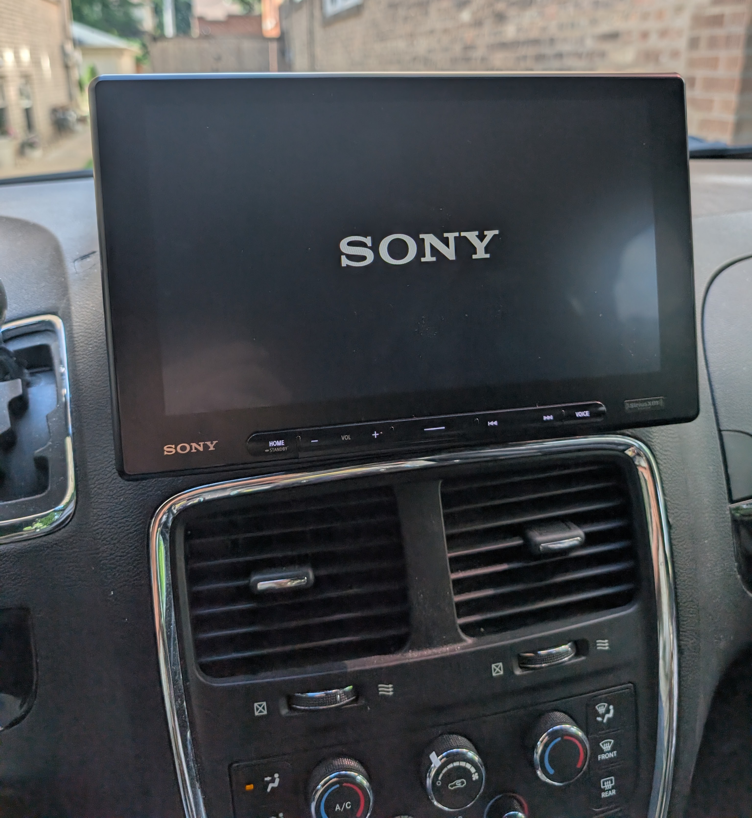 What is a Good Audiophile Car Stereo With Backup Camera: Top Picks