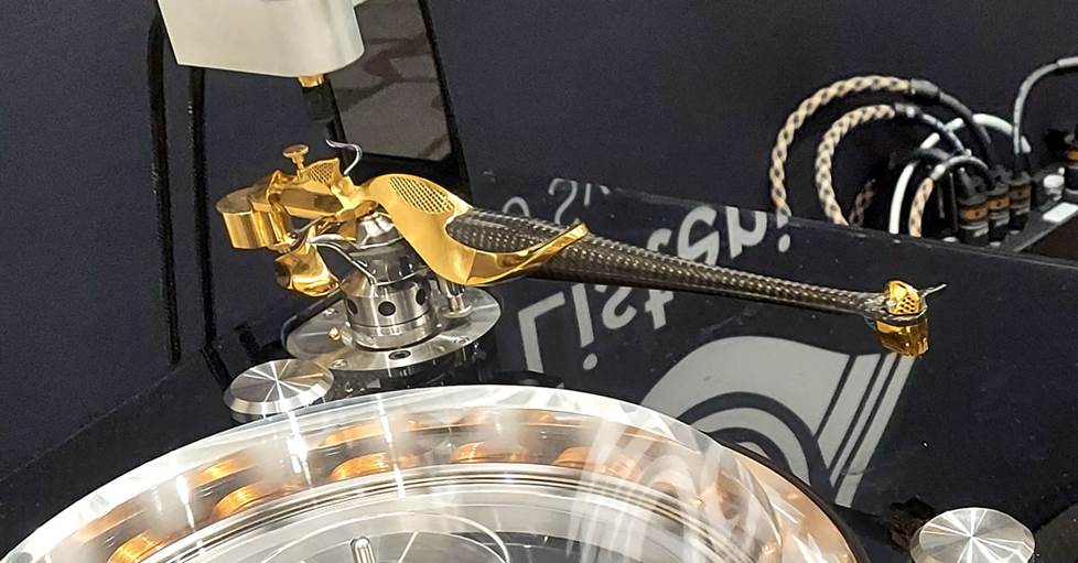 WILSON-BENESH-turntable-tonearm