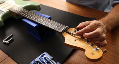 How to adjust your guitar's truss rod