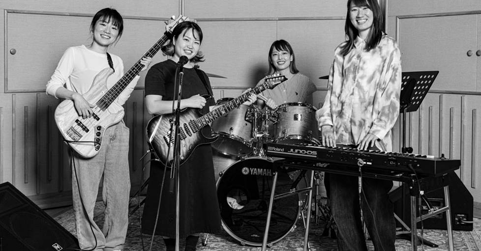 Shiwaku's band