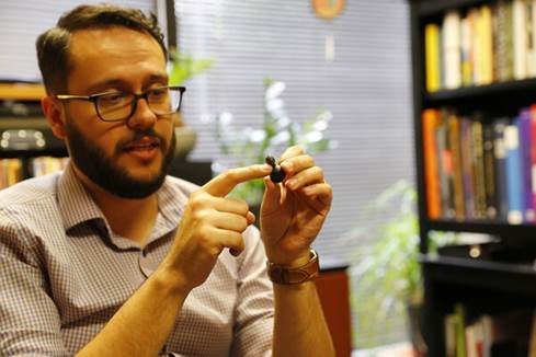 Klipsch's Vlad Grodzinskiy shows off the T5 Wireless nozzle.