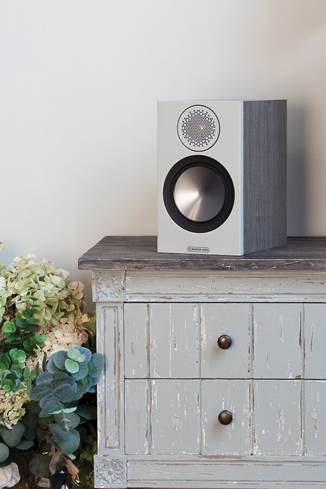 Monitor Audio Bronze 50 bookshelf speaker