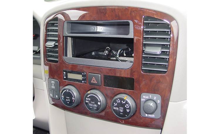 American International SUZK-946 Dash Kit Kit installed without radio