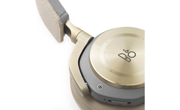 Bang & Olufsen Beoplay H8 Earcup close-up