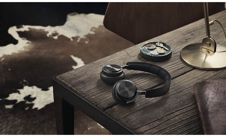 Bang & Olufsen Beoplay H8 Attractive design