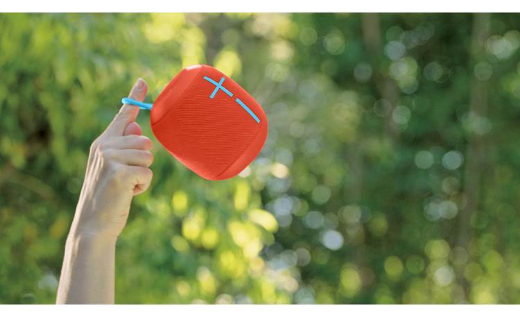 Ultimate Ears WONDERBOOM Fireball Red - attached carry loop