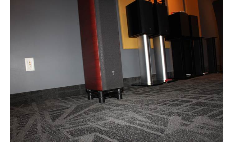 IsoAcoustics Aperta 200 Works with floor-standing speakers