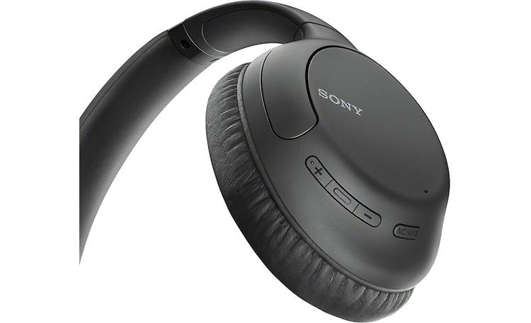 Sony WH-CH710N Buttons on the right ear cup give you control over music, calls, and noise cancellation.