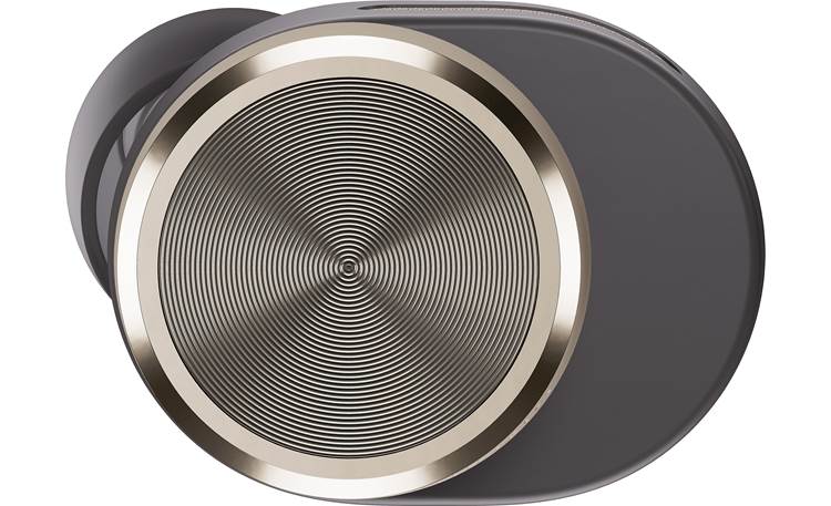 Bowers & Wilkins PI7 Close-up of premium earbud