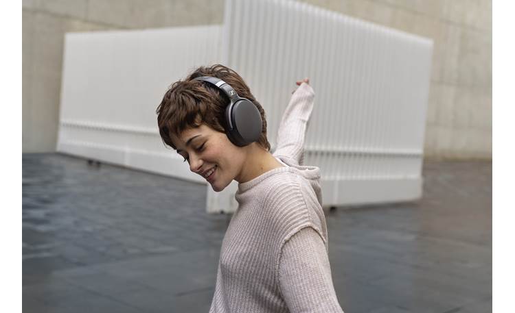 Sennheiser HD 450BT Active noise cancellation helps eliminate outside distractions