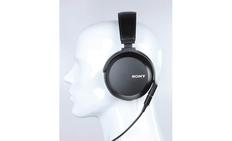 Sony MDR-Z7M2 Mannequin shown for fit and scale