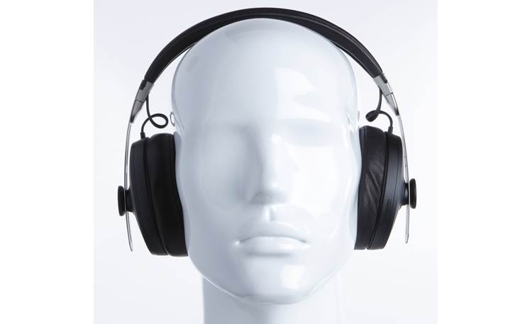 Sennheiser Momentum 3 Wireless Mannequin shown for fit and scale