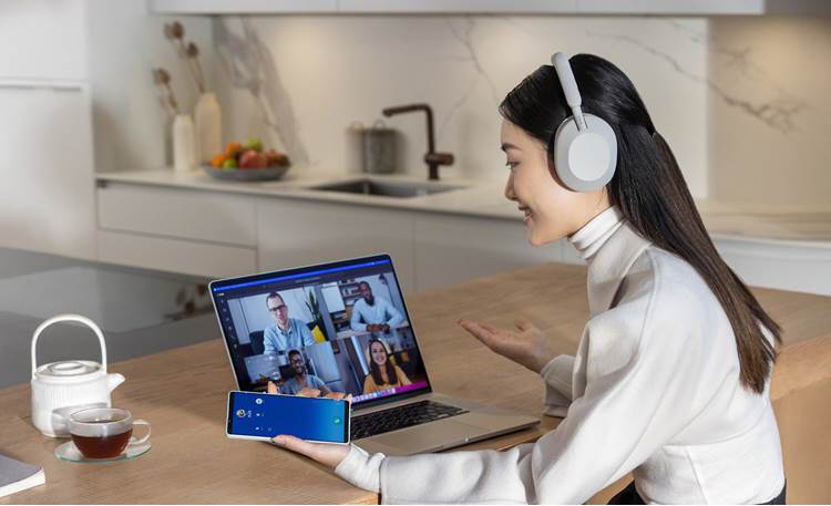 Sony WH-1000XM5 Multipoint connection lets you pair two devices simultaneously