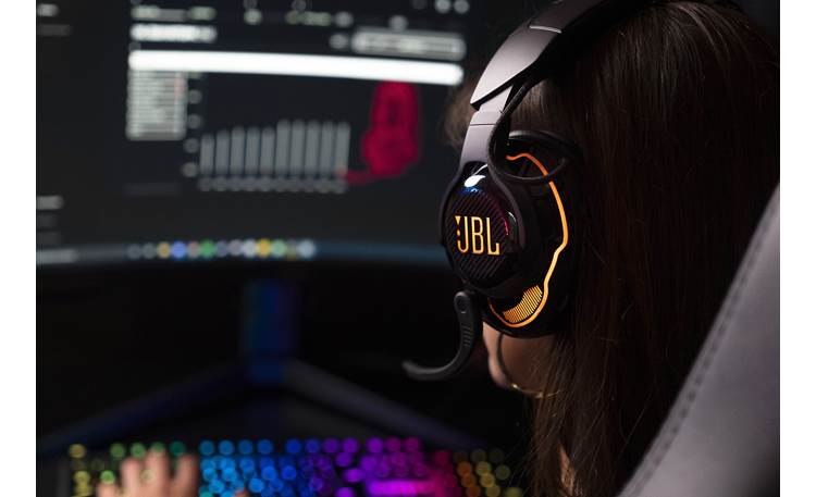 JBL Quantum 910 Offers precise 3D sound with head-tracking for increased immersion