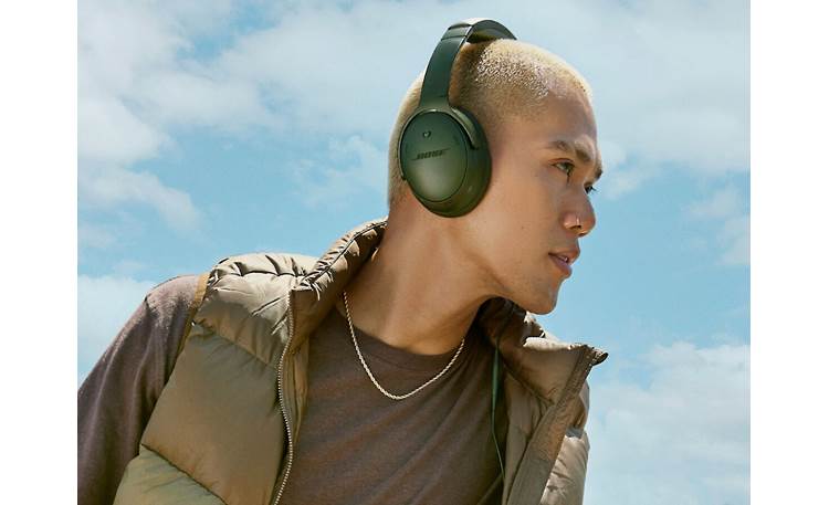Bose QuietComfort® Headphones Six built-in mics monitor external sound and adjust noise cancellation