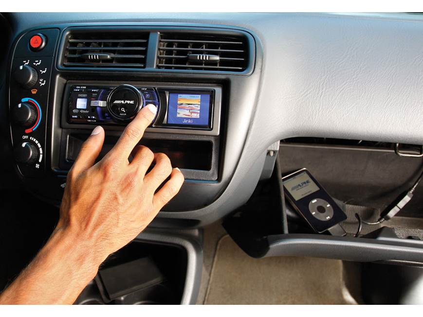 Alpine iDA-X100 Digital media receiver at Crutchfield Canada