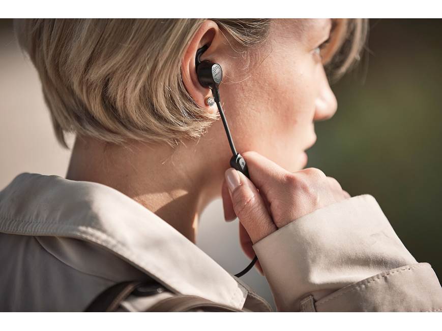 Bose® QuietControl® 30 wireless noise-cancelling headphones (Black