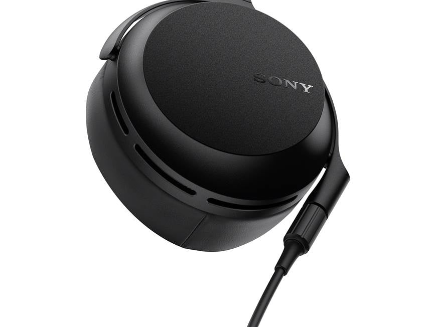 Sony MDR-Z7M2 Over-the-ear headphones at Crutchfield Canada
