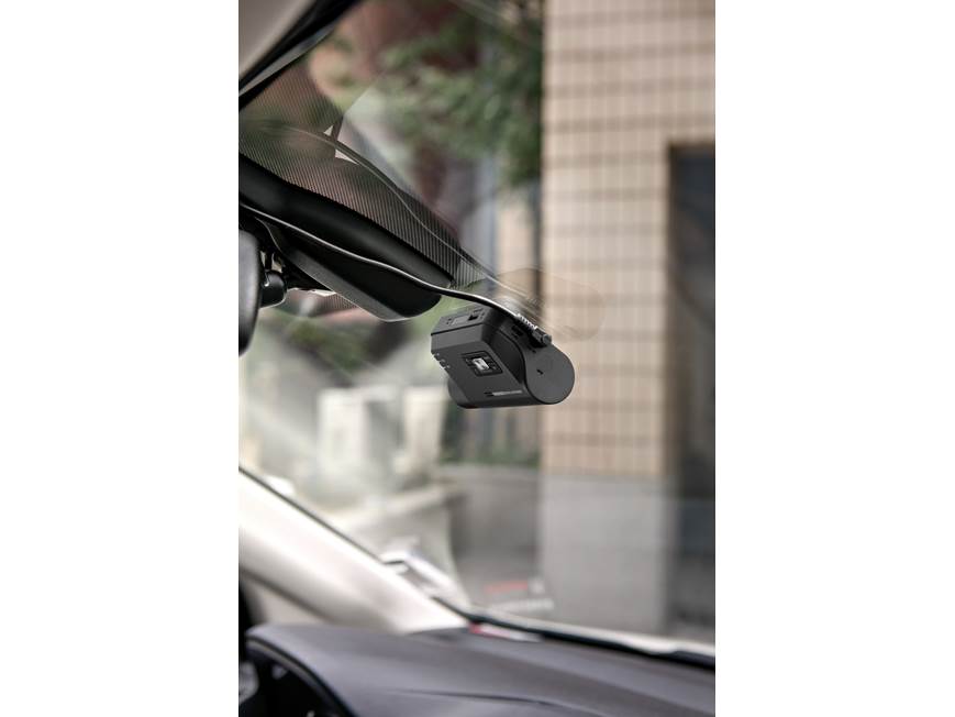 Thinkware F800PRO HD dash cam with built-in GPS and driver