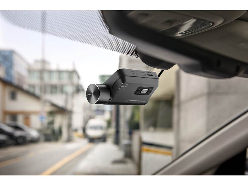 Thinkware F800PRO HD dash cam with built-in GPS and driver